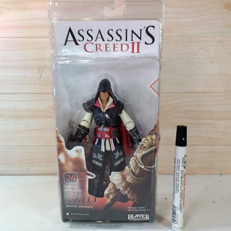 Action figureAssassins creed neca ezio master assassin player selectTinggi sekitar 7 inchArtikulasiK