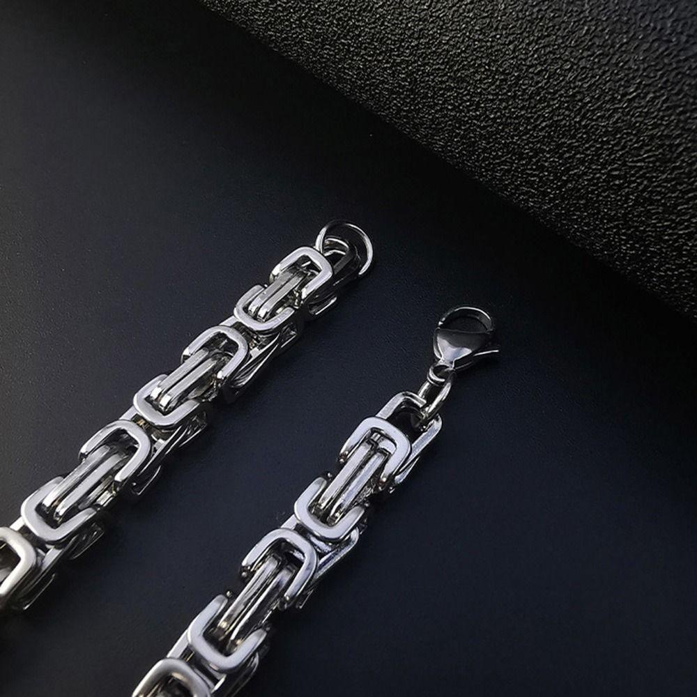 Kalung Choker Rantai Klavikula Bahan Titanium Steel Gaya Punk Hip-Hop Korea Untuk Pria