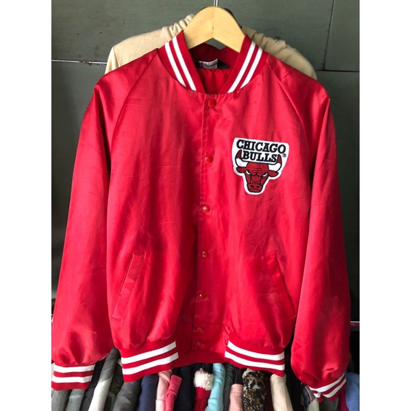 vintage varsity chicago bulls