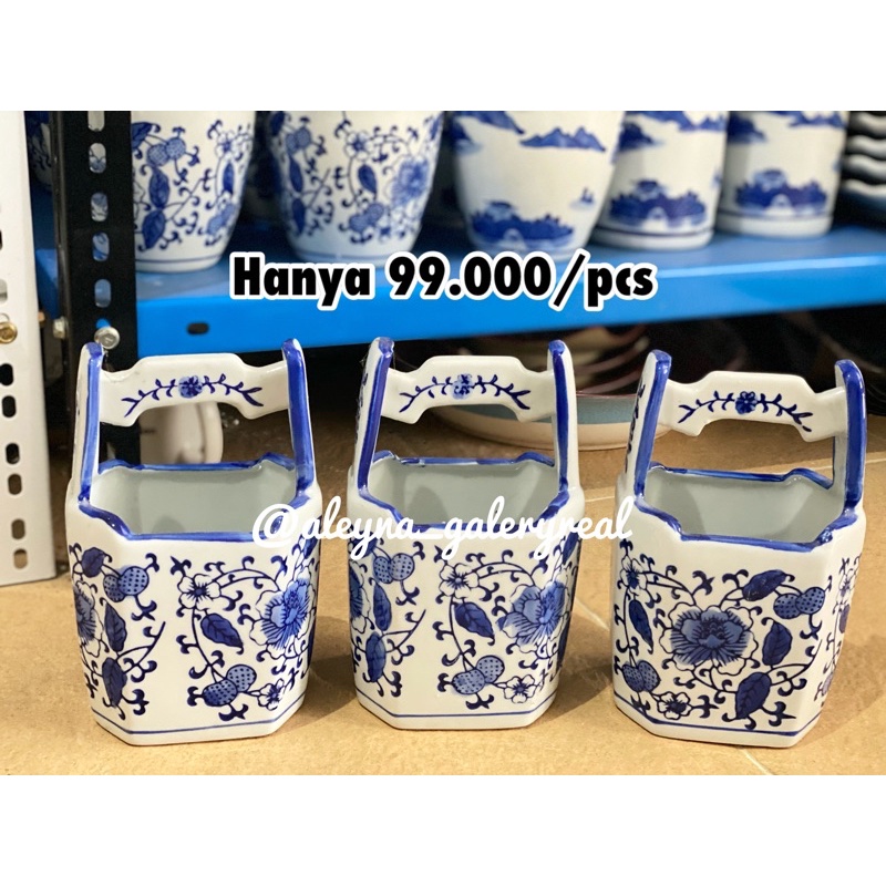 Tempat sendok makan keramik