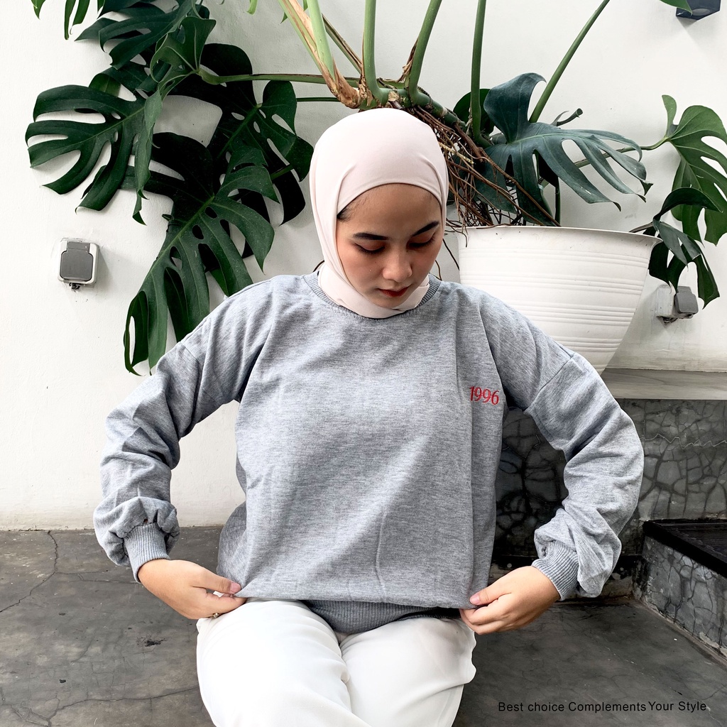 1996 Sweater Crewneck  Wanita Motif Polos by Mahyra