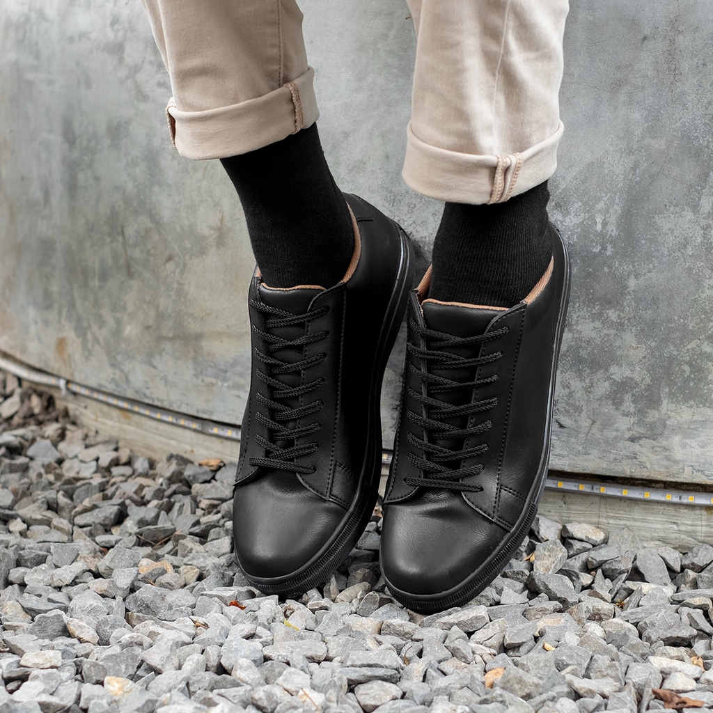 Muzzle Full Black | 36-44 | Sepatu Sneakers Hitam Original Sneaker Casual Sniker Kasual Jalan Pria Wanita Lokal Ori Footwear | FORIND x Lvnatica