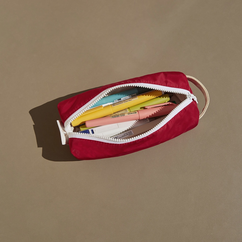 ✣♂℗Sera menciptakan tas pena penyimpanan krim persegi lembut dan anti jatuh asli yang ringan dan kotak alat tulis Jepang sederhana dengan hati