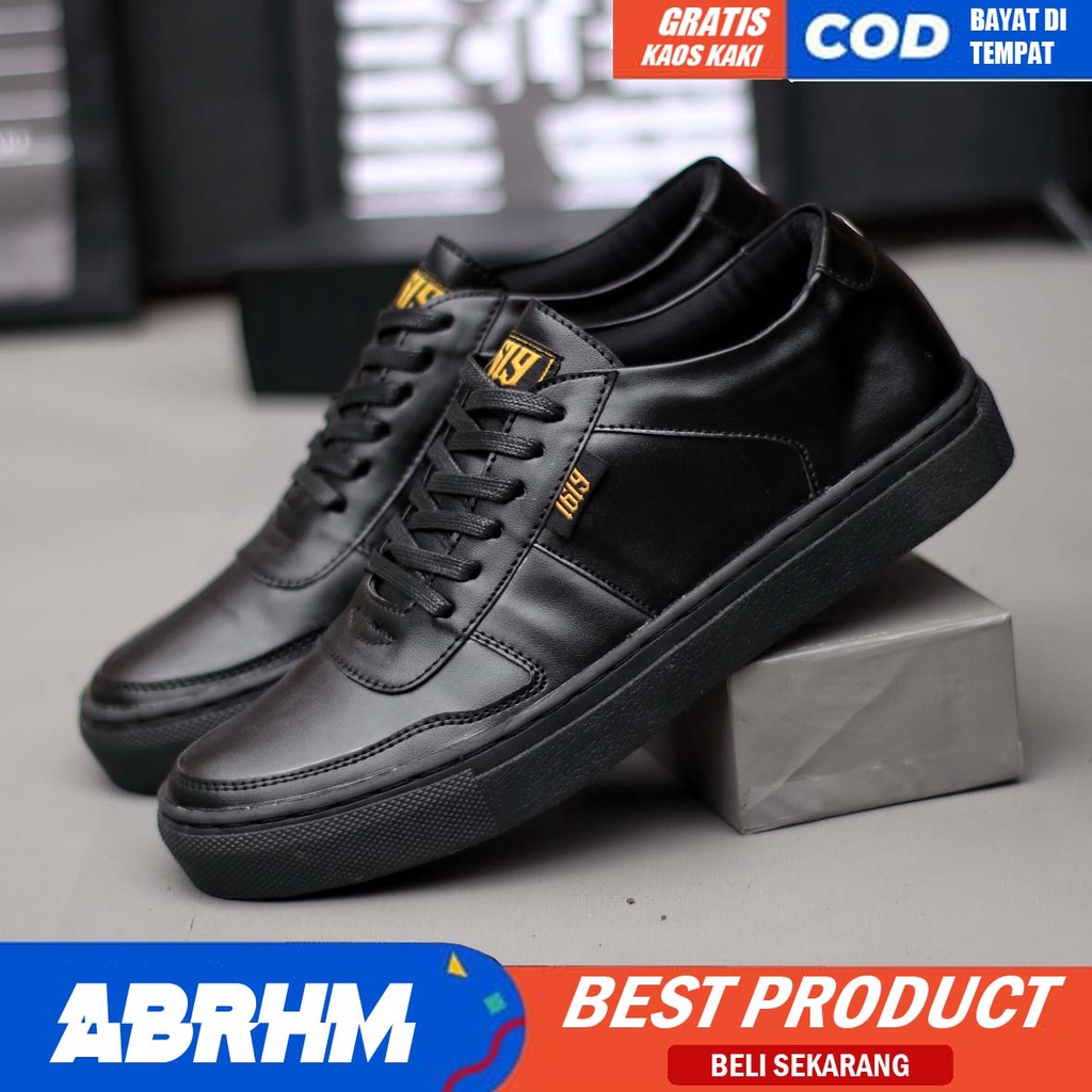 ABRHM X AUGUST Sepatu Kasual Pria Sepatu Pria Casual Sepatu Sneakers Kulit Syntetic Cowok/Cowo ORI Sepatu Kerja Kantor Semi Formal Kuliah Kondangan Gaya keren Kekinian Murah Terlaris