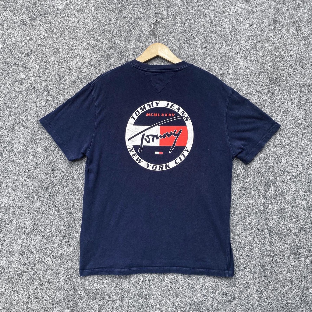 KAOS TOMMY HILFIGER JEANS NEW YORK CITY SECOND ORIGINAL - NGETHRIFT MEDAN