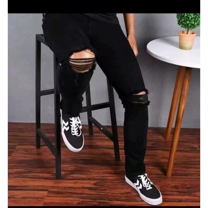 Celana panjang jeans sobek lutut pria robek ripped softjeans skinny fit