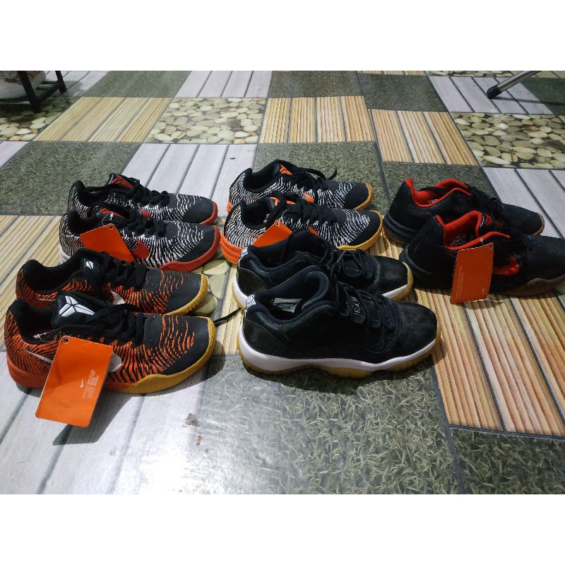 Sepatu basket anak kobe