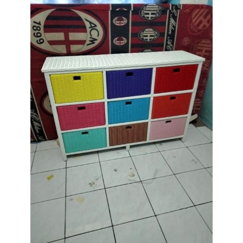 LEMARI LACI 9 ROTAN SINTETIS