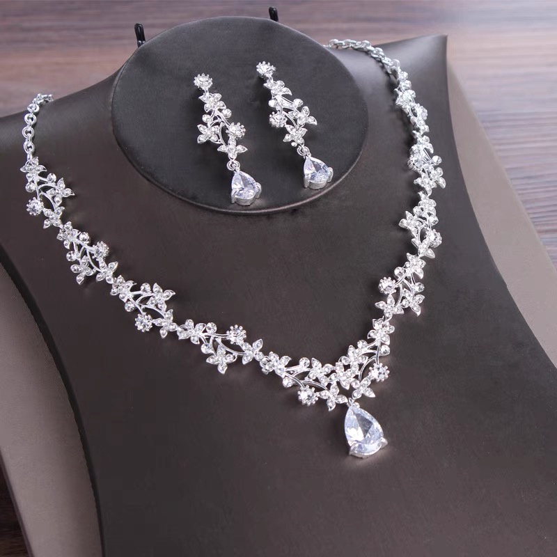 Exquisite Zircon Necklace Ear Clip/Earring Set Forest Series Necklace Bride Jewelry Wedding Evening Dress Accessories