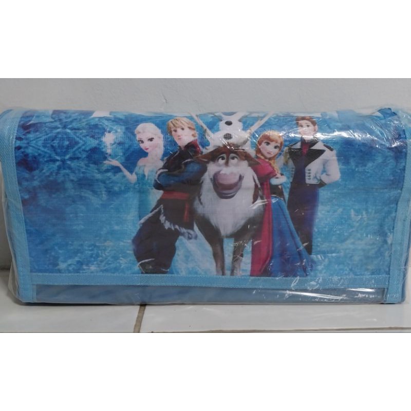 gantungan tas dinding