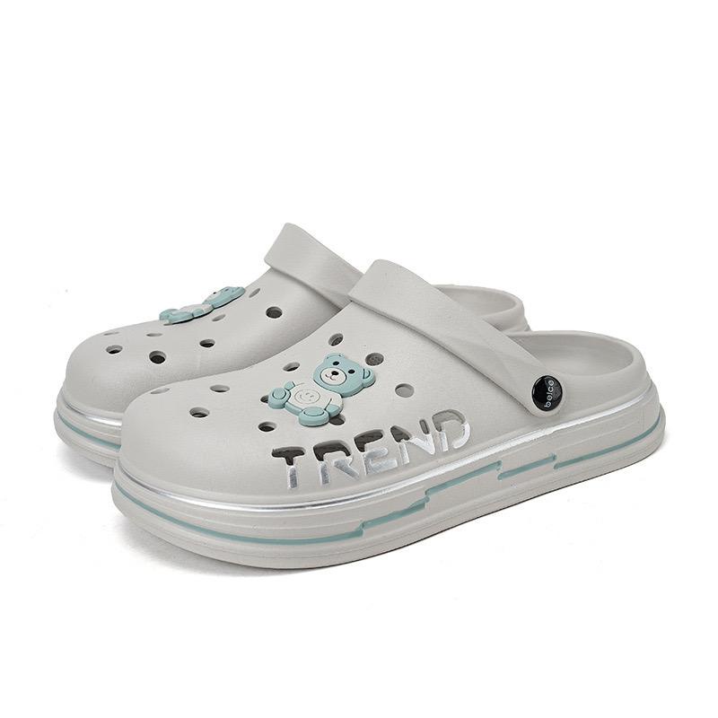 [littlecrab] Sandal Baim Pria Buaya Trend Beruang Monochrome Hitam Putih Abu-Abu Size Besar Free Jibbitz Gambar Bear Unique Male Sandals Anti Slip EVA Anti Air Korean Style