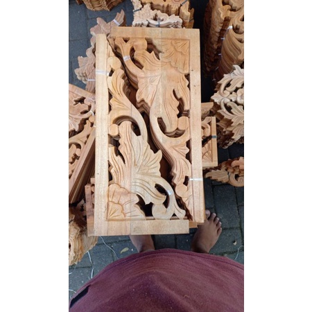 UKIRAN POJOK SIKU LIS 15x34cm, Ukiran tempel kayu mahoni