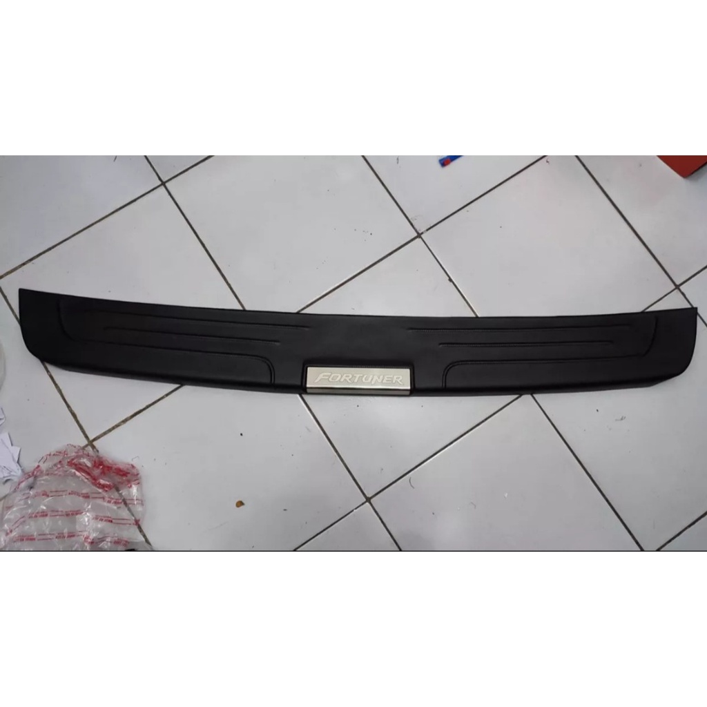 Sillplate Belakang Fortuner 2004 - 2015