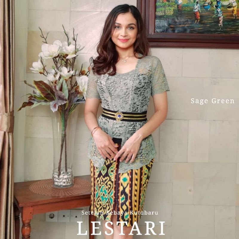 Set Kebaya Brokat Lengan Pendek Lestari