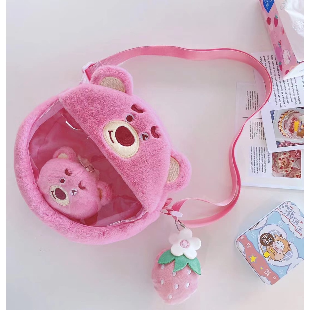 Tas Selempang Lotso Transparan Bonus Gantungan Tas Aroma Strawberry Bahan Plush