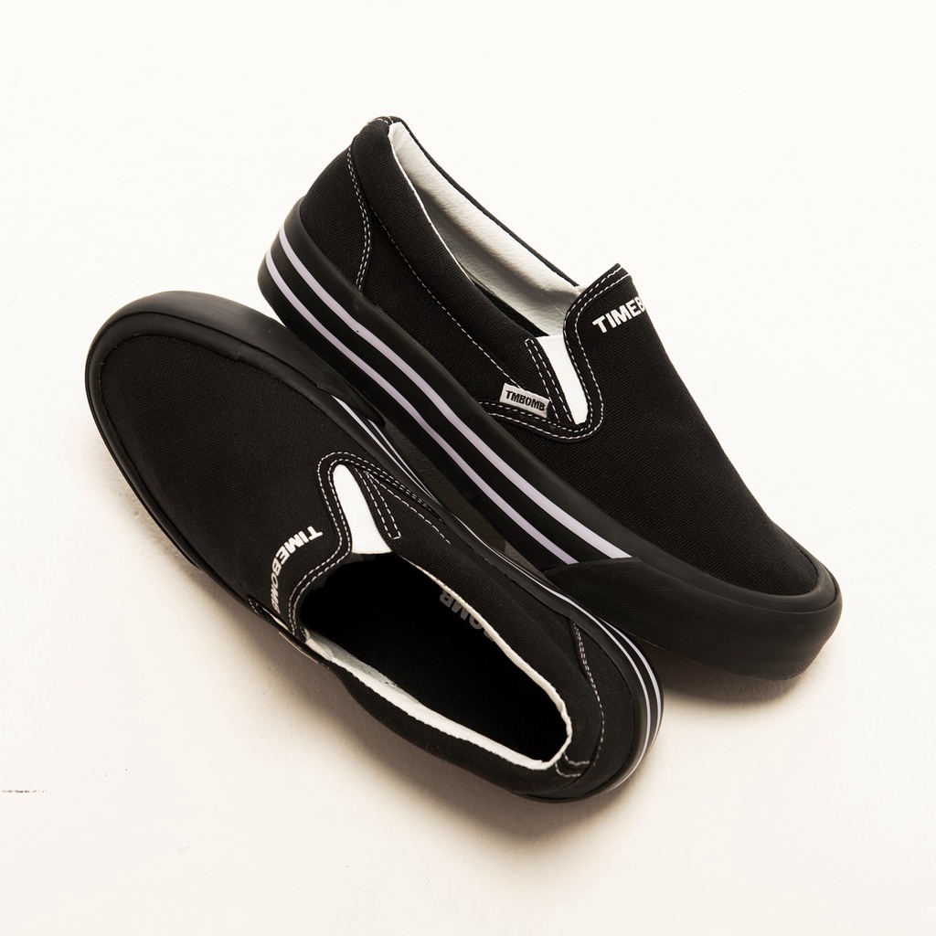 SEPATU TIMEBOMB VULCANIZED | SEPATU SLIP ON FULL BLACK STRIPE (96)