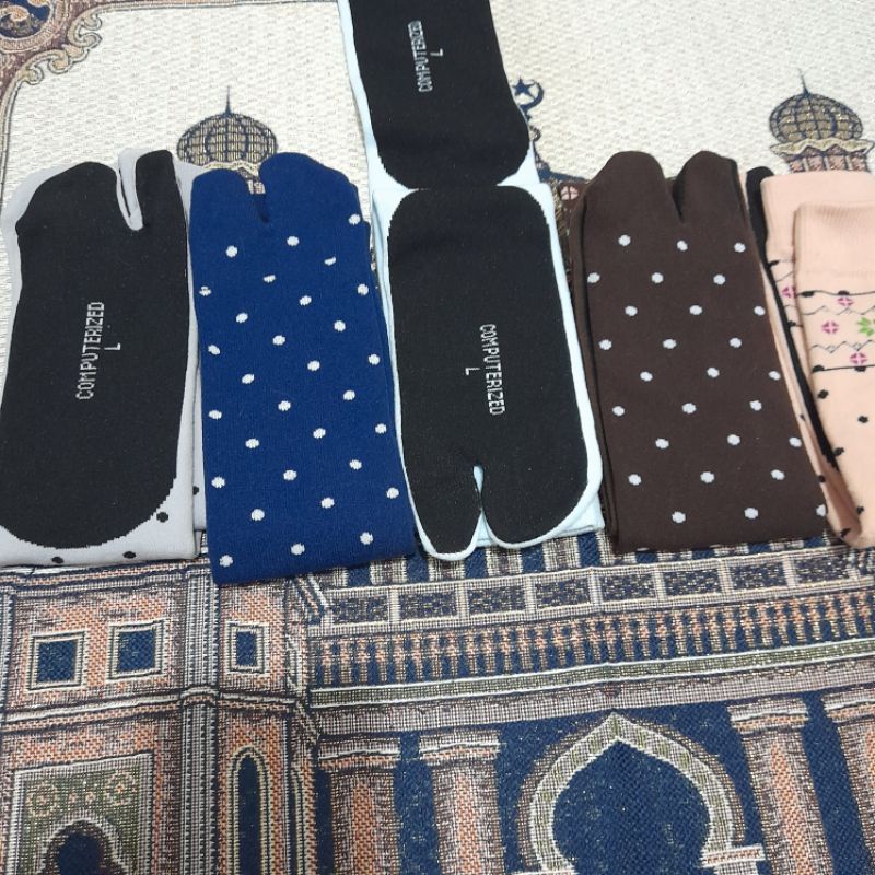 KAOS KAKI JEMPOL MOTIF POLKADOT BATIK SUDAH DI KEMAS