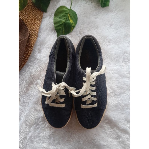 sepatu pull&bear preloved