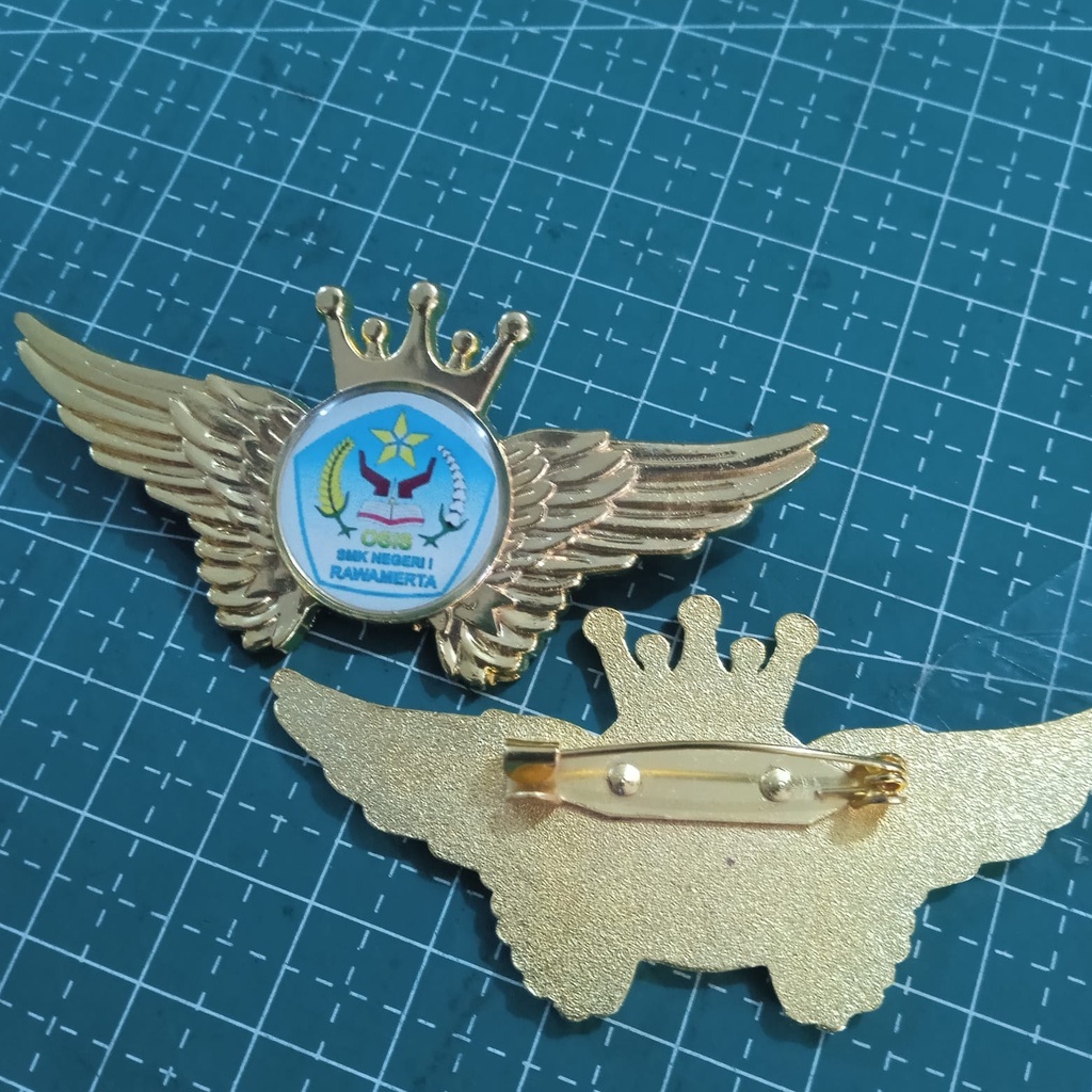 Custom Pin Kuningan Sayap Mahkota pin organisasi Pin Lencana