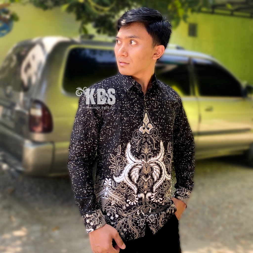 Kemeja Outer Batik Pria Giri Soka Lengan Panjang Katun Halus Inner Furing