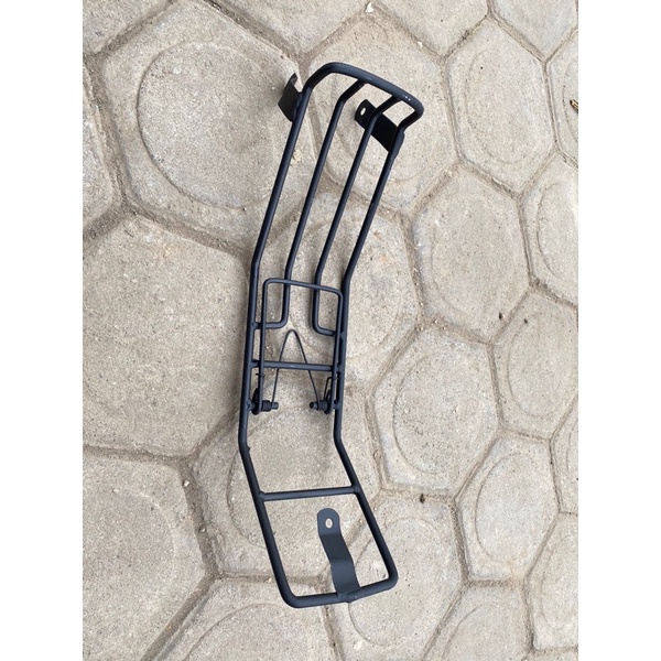 rak jepit tengah rak tengah honda astrea grand bahan besi warna hitam