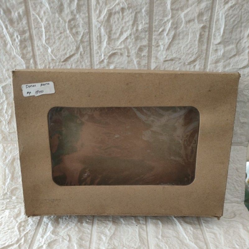

Dus donat kraft kaca uku 27cmx18,5 cmx5 cm.harga per 10 lembar