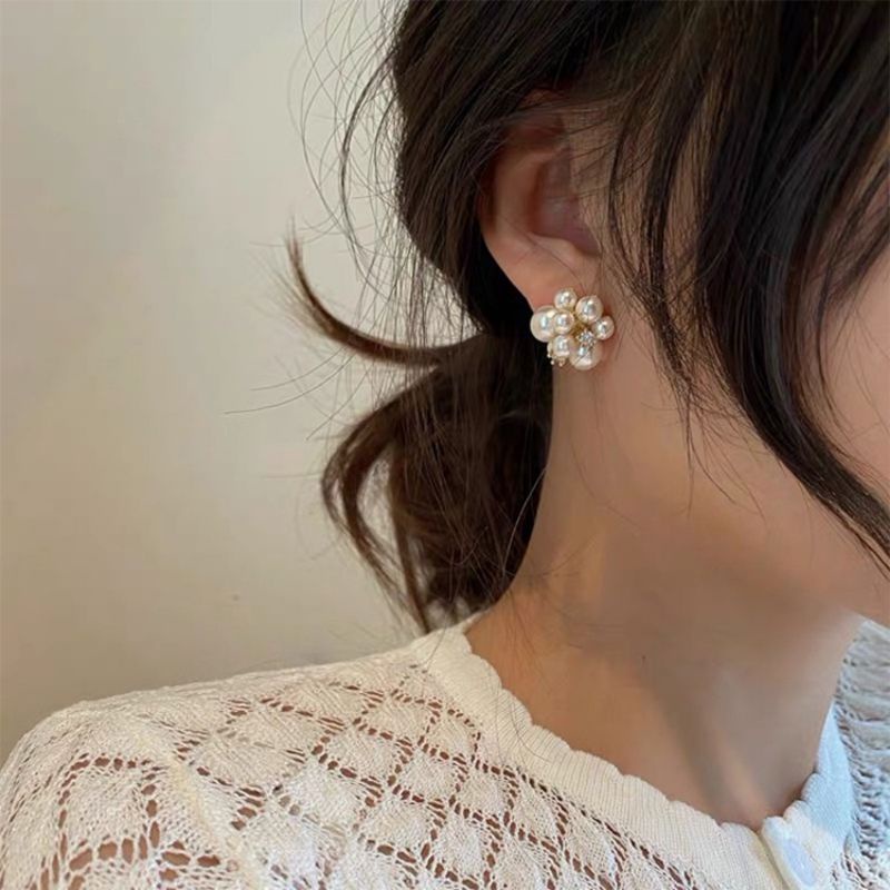 Anting bulat mutiara bentuk bunga pearl flower