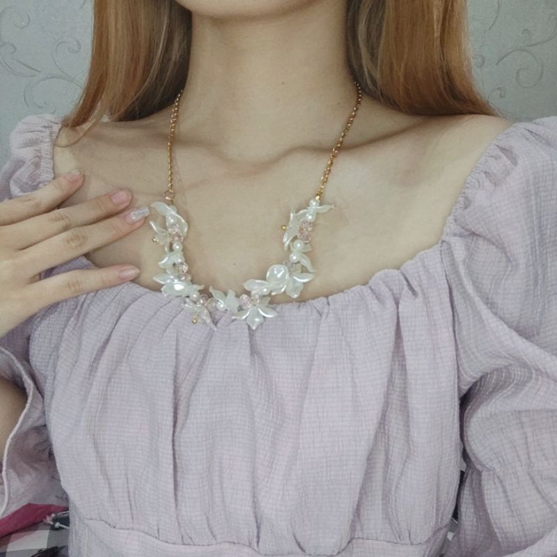 Darlene Crystal Flowery Pearl Necklace Kalung Hijab Panjang Kalung Kristal Aesthetic Mutiara Bunga Flower