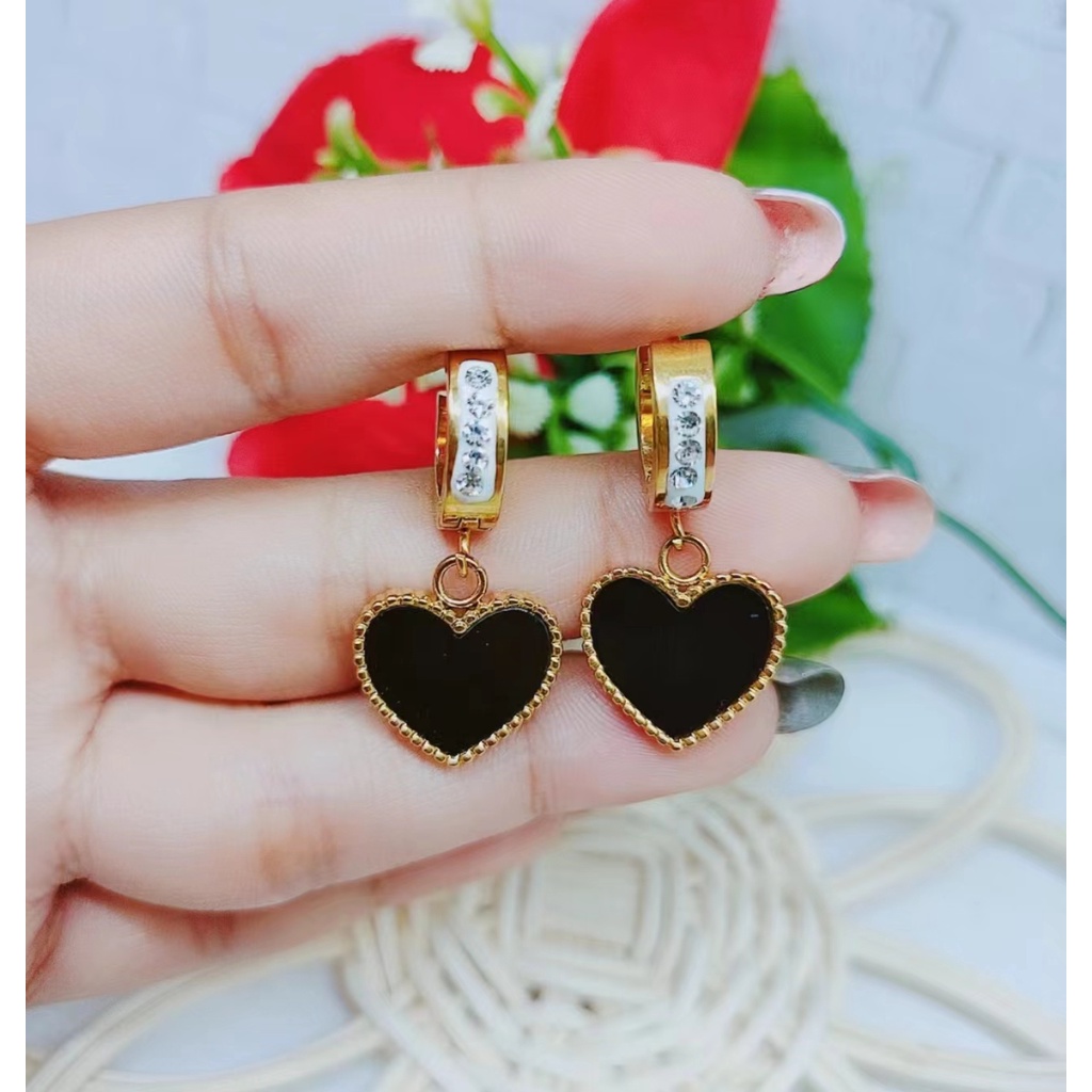 Anting Titanium Permata Hitam Fashion Jewelry W024