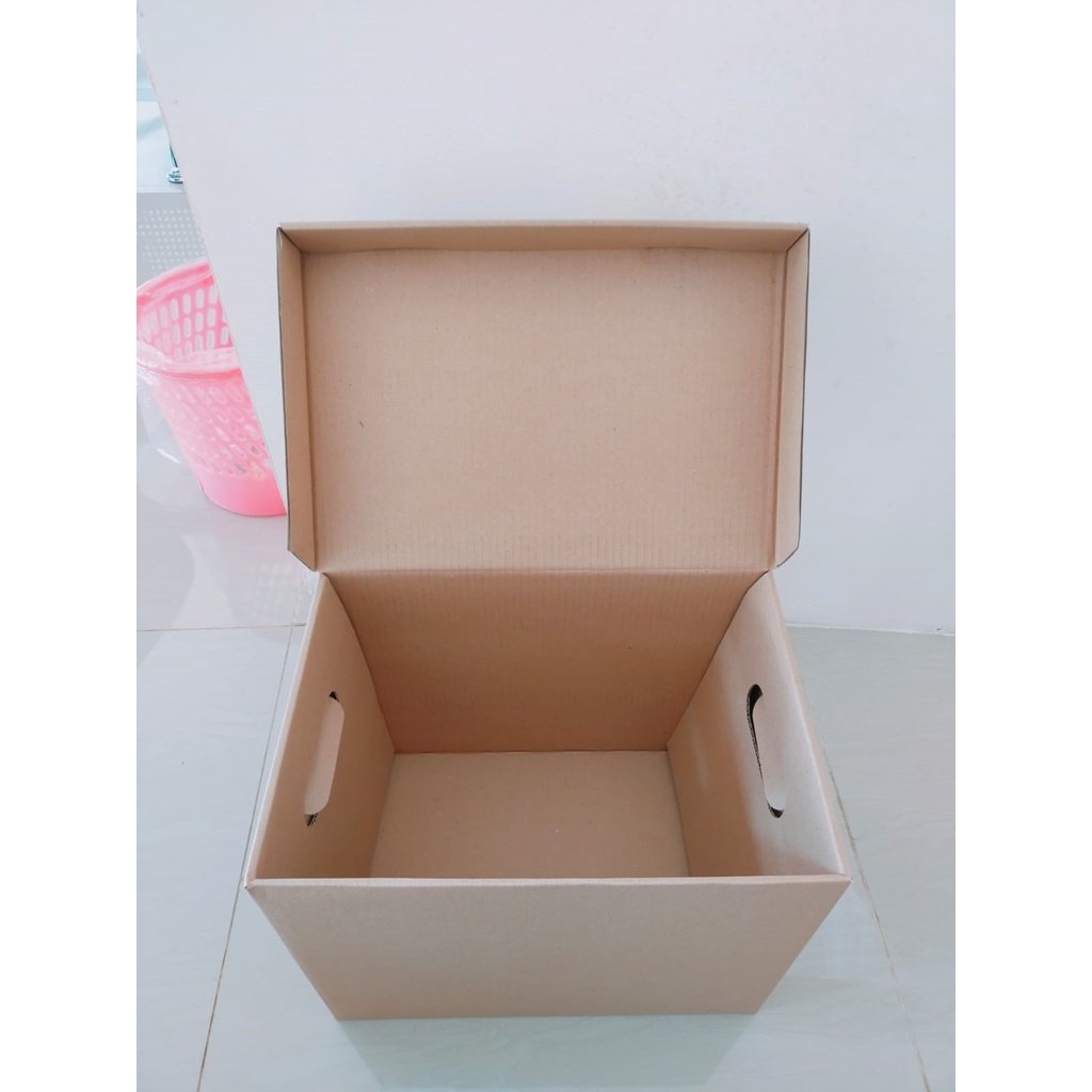 

Box File Kardus Kotak Arsip Penyimpanan Dokumen Uk.36x25x30CM BOX DUS FILE DOKUMEN (harga paket 10 pcs)