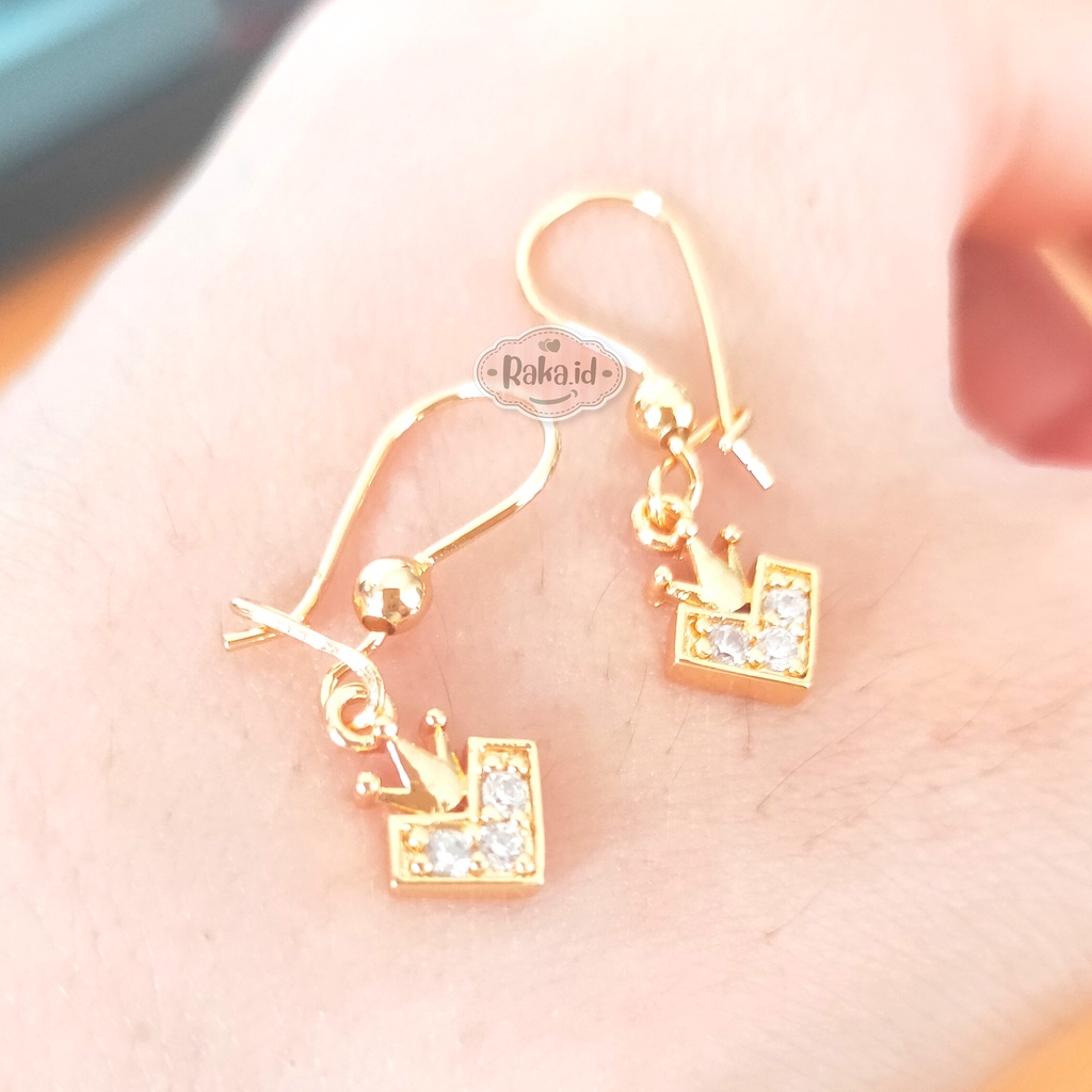 Anting Korea Anting Wanita Anti Karat Motif 3 Mahkota 1190