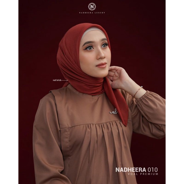 HIJAB NADHEERA N 010