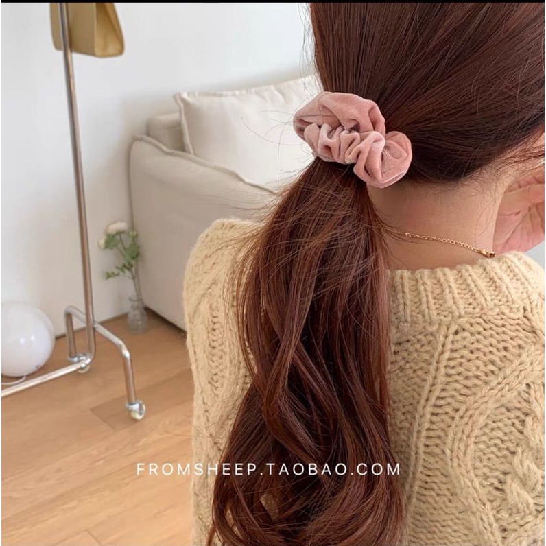 Ikat Rambut Scrunchie Velvet PREMIUM KOREA / Ikat Rambut VELVET BLUDRU / Kunciran Rambut Korea Bahan Bludru Tiki