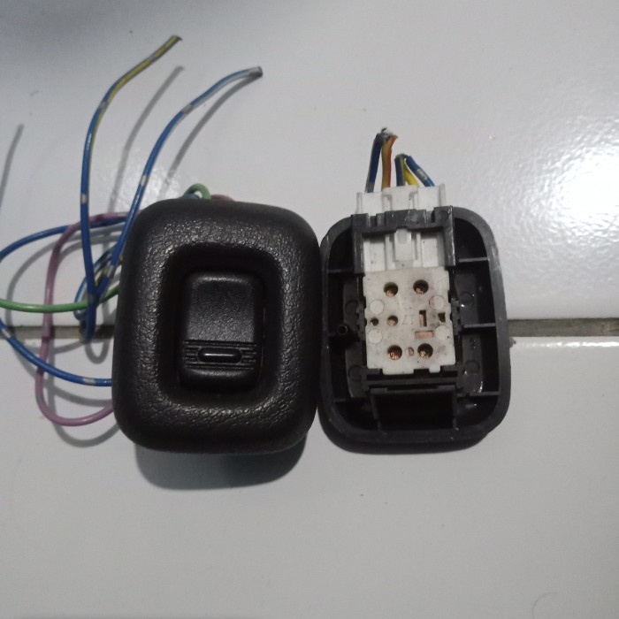 Saklar Power Window Luxio Daihatsu Luxio Saklar untuk robahan Kijang .