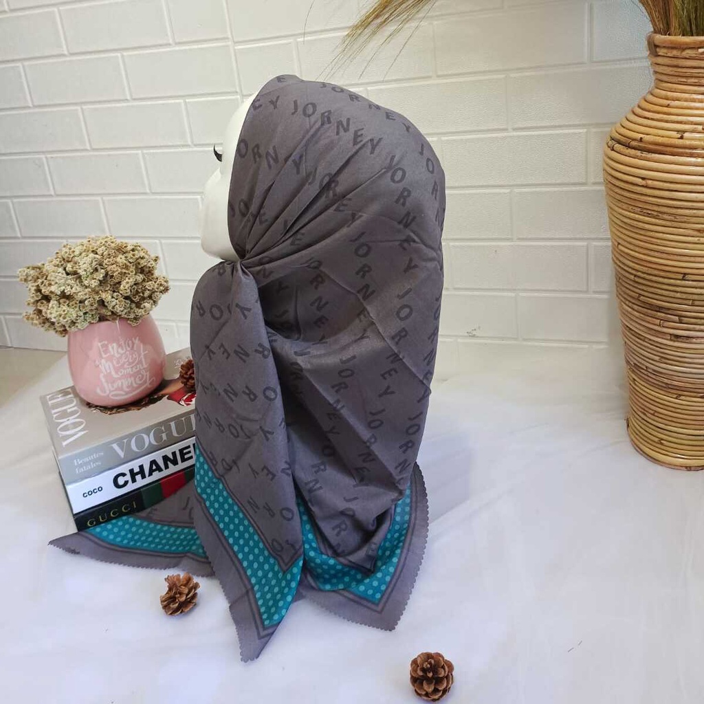 Hijab Segi Empat Voal Motif Terbaru Journey Kw_Ash Grey