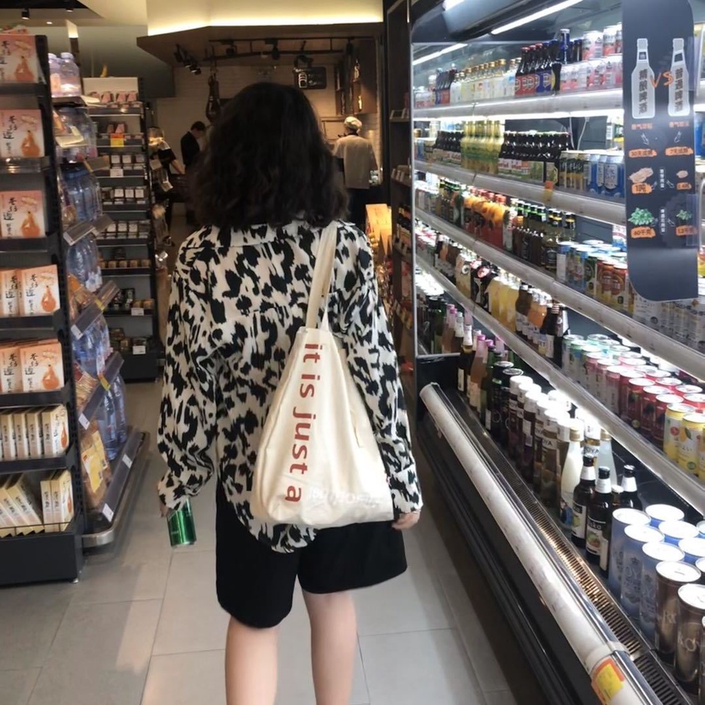 ✕✼▨Sera Musim Semi dan Musim Panas Baru Buatan Sendiri Gaya Korea Kapasitas Besar Tas Bahu Alfabet Tas Kanvas Siswa Wanita Tas Sekolah All-Match Tas Kain