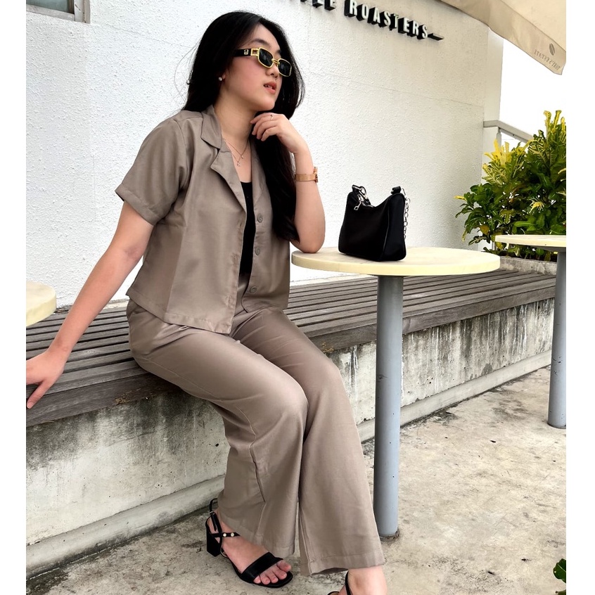 AVE Set Blazer Crop Audy | Oneset Kemeja Crop Lengan Pendek Wanita