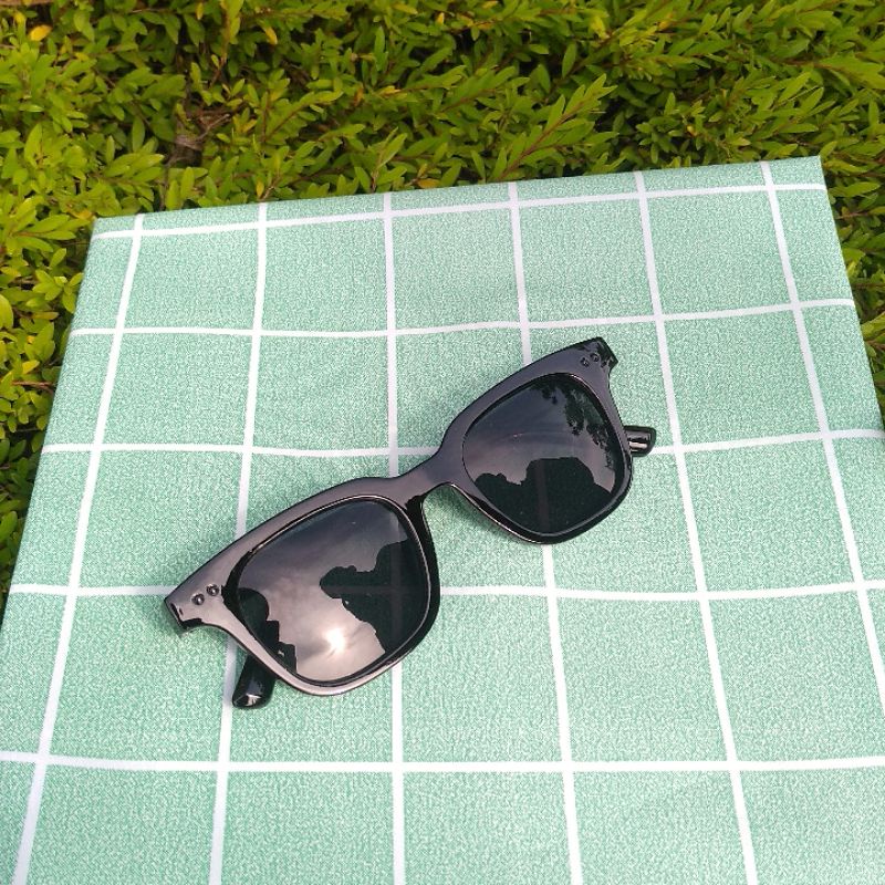Kacamata Vincent Black Sunglasses