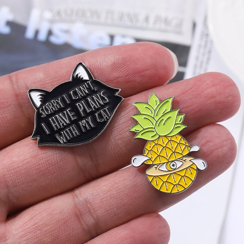 Bros Pin Enamel Desain Kartun I Want To Leave Alien Kucing Nanas Untuk Hadiah Anak