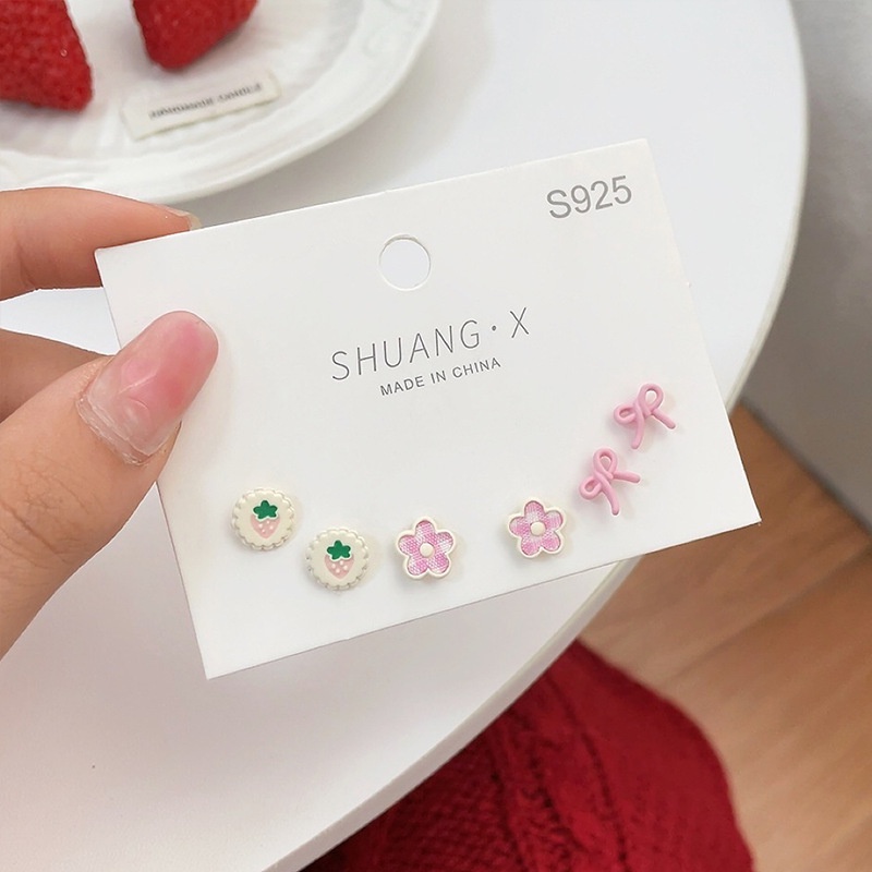 Anting Tusuk Gantung Bahan Sterling Silver 925 Desain Strawberrypita Gaya Simple Untuk Wanita