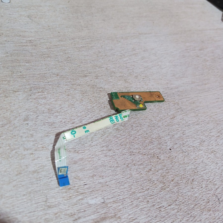 Button swith on off Toshiba C40