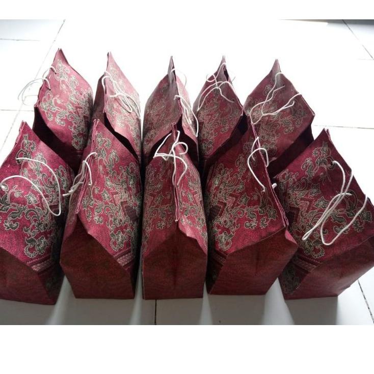 

BRANDS FESTIVAL wingko babat original kualitas premium kemasan paperbag isi 15pcs 