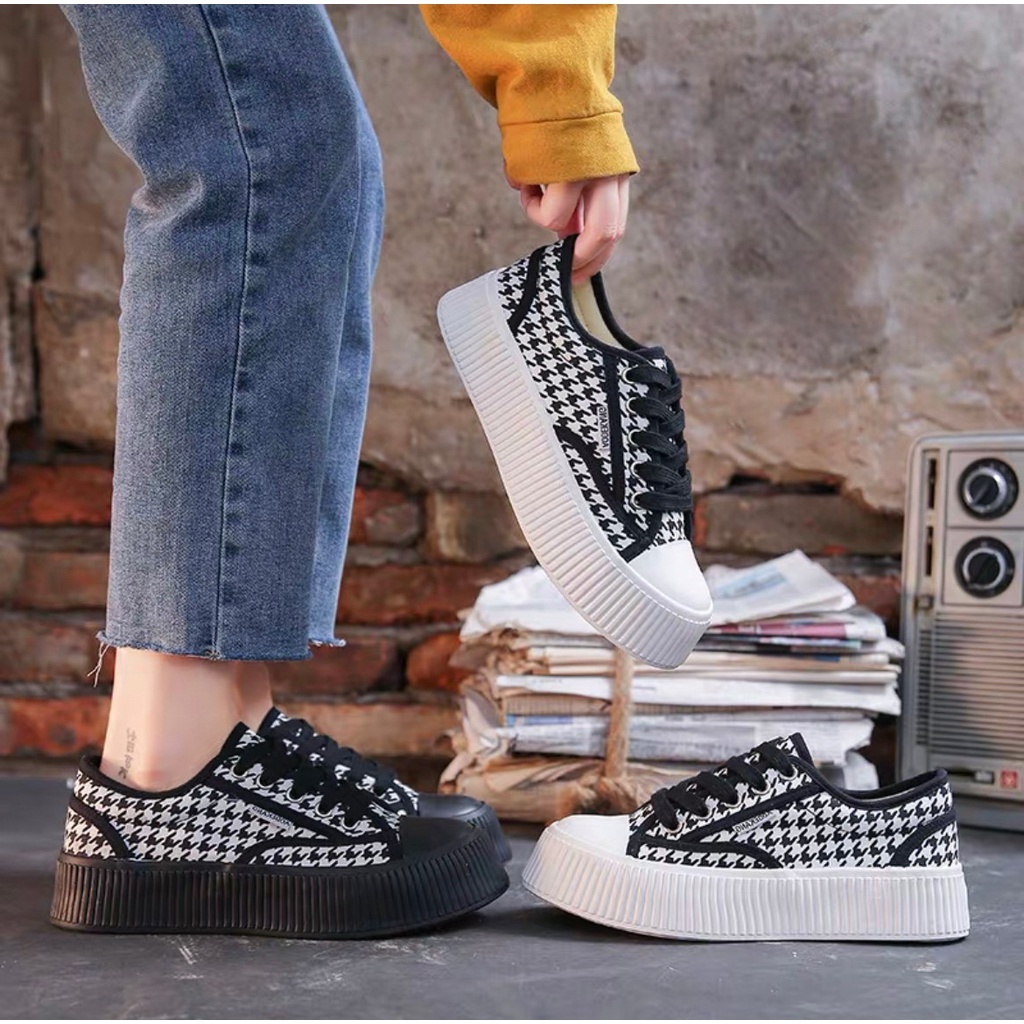 AVANCEID 1833 Sepatu Sneakers Wanita Canvas Kerja Sekolah Hitam Import