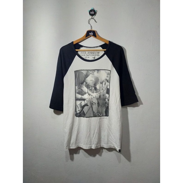 Kaos Raglan Hurley x Lisa Johnson rock photographer Made in USA