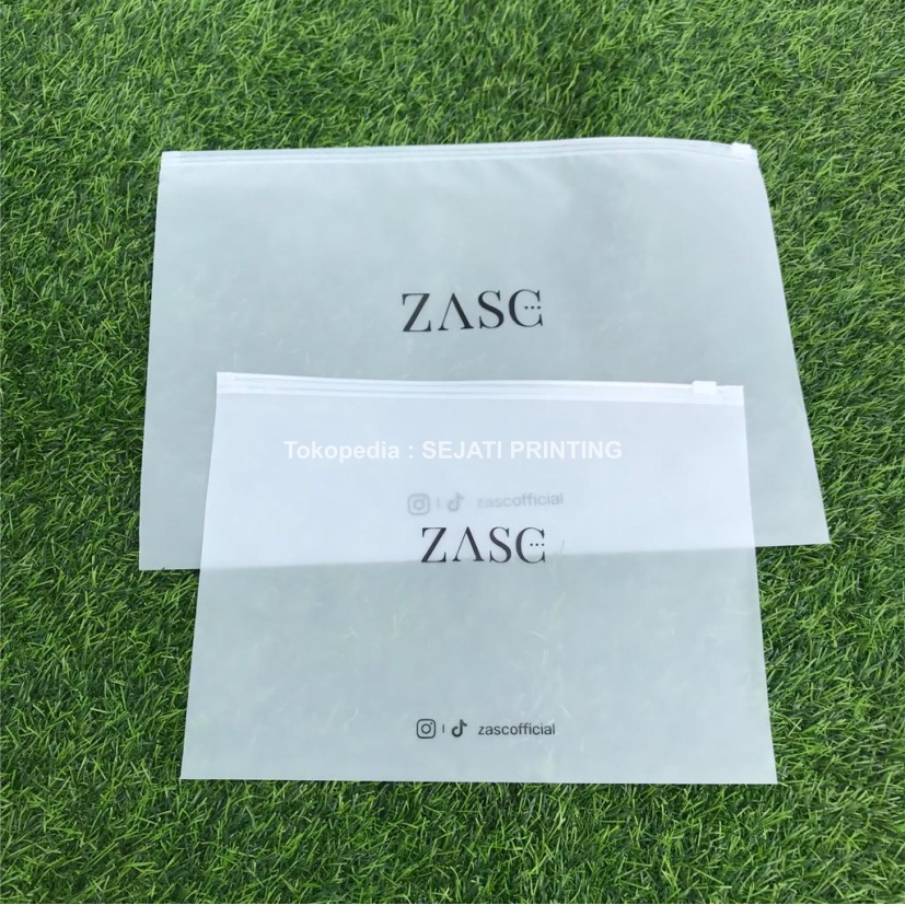 

(Size 28cm x 20cm) Sablon Zipper Bag, Pouch Bag, Mika Zipper, Mika Zipper Premium, Zipper, FREE DESAIN - SEJATIPRINTING