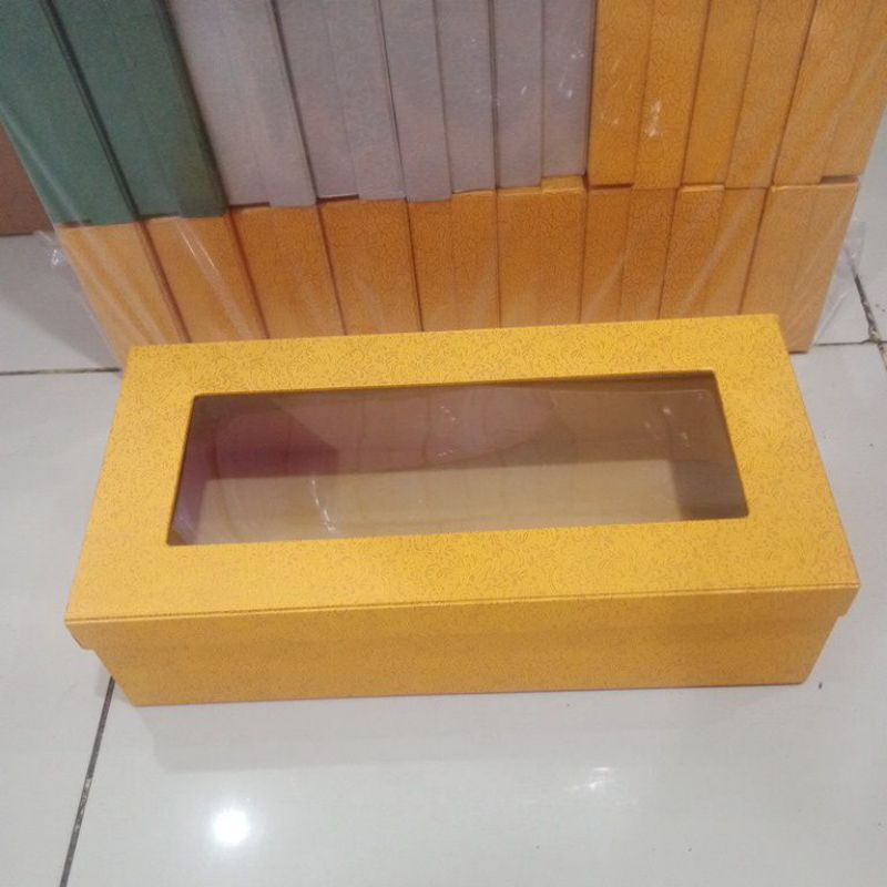 

Kotak hampers kue kering isi 2 toples 500gram bulat
