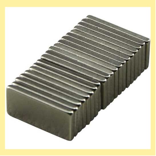 

Magnet Neodymium Kuat Bentuk Kotak Kecil 20x10x2mm NdFeB N35