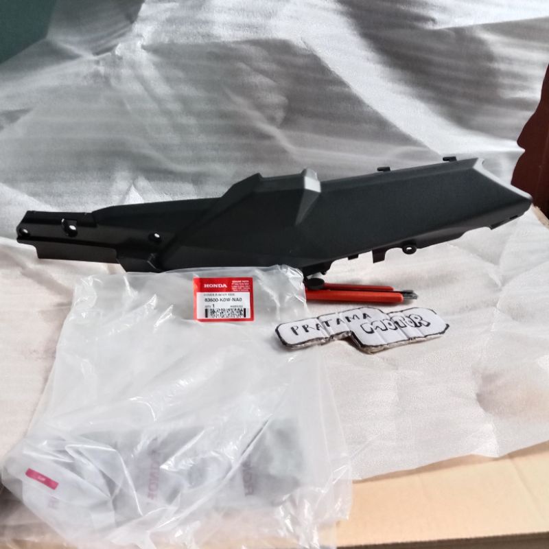 83600-K0W-NA0 - Cover Right Body Side Honda ADV 160 - 83600K0WNA0