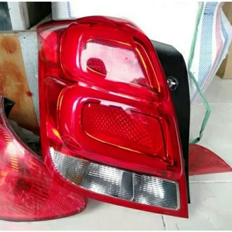 stoplamp lampu belakang chevrolet trax facelift