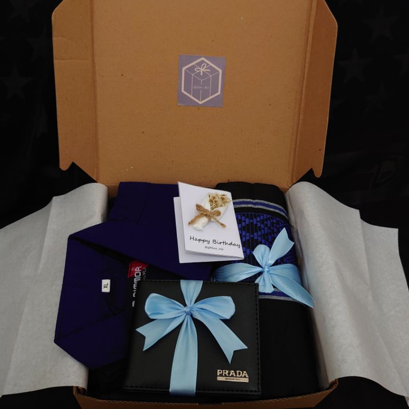 

giftbox ulang tahun giftbox cowok giftbox wisuda giftbox hijab kado ulang tahun kado lucu kado murah bkado unik